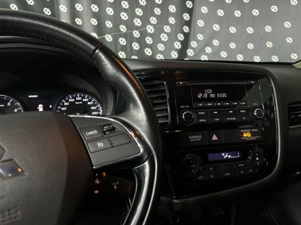 Mitsubishi Outlander III Рестайлинг 2 с пробегом 2017 года, цена 1 980 000 рублей, 116200 км, внедорожник, Автокод Объявления