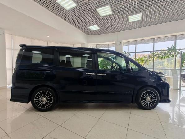 Toyota Voxy III (R80) с пробегом 2015 года, цена 1 800 000 рублей, 264580 км, минивэн, Автокод Объявления
