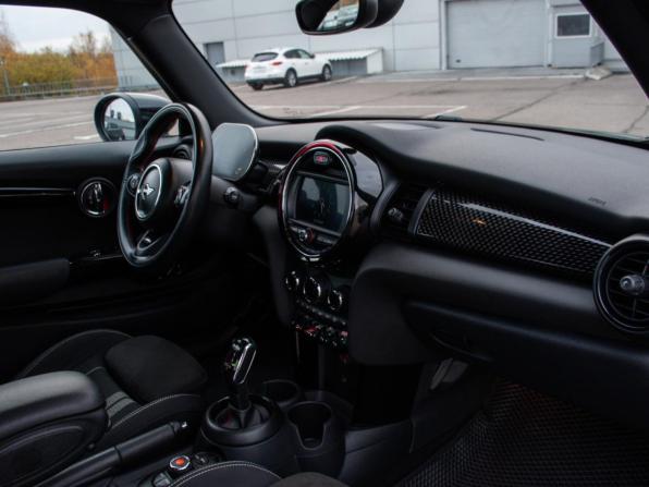 Mini Hatch III (F55/F56) Рестайлинг с пробегом 2020 года, цена 3 097 000 рублей, 87850 км, хэтчбек, Автокод Объявления