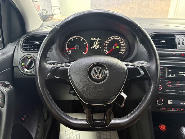 Volkswagen Polo V Рестайлинг с пробегом 2016 года, цена 1 399 000 рублей, 58254 км, седан, Автокод Объявления