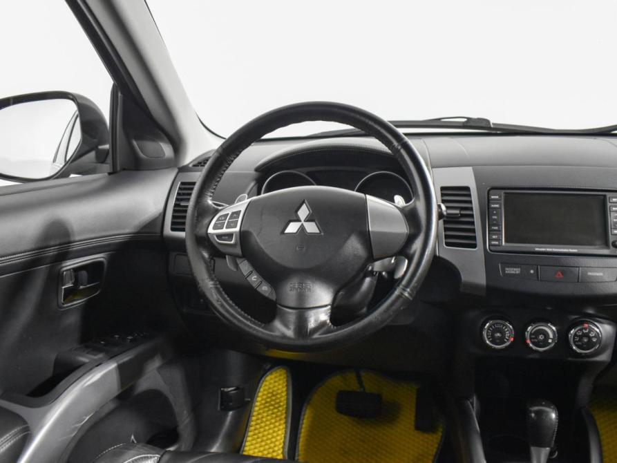 Mitsubishi Outlander II Рестайлинг Санкт-Петербург  - изображение 16