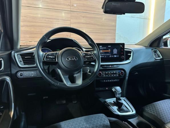 Kia Ceed III Рестайлинг с пробегом 2021 года, цена 1 999 900 рублей, 101842 км, универсал, Автокод Объявления