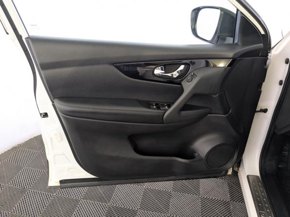 Nissan Qashqai II с пробегом 2017 года, цена 1 850 000 рублей, 102181 км, внедорожник, Автокод Объявления