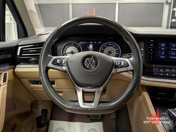 Volkswagen Touareg III с пробегом 2019 года, цена 4 400 000 рублей, 185000 км, внедорожник, Автокод Объявления