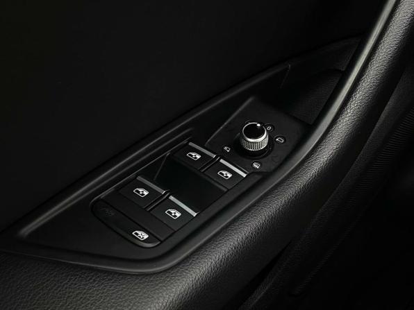 Audi A4 V (B9) Рестайлинг с пробегом 2020 года, цена 3 095 500 рублей, 96413 км, седан, Автокод Объявления