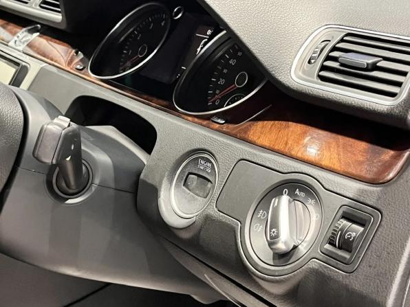 Volkswagen Passat B7 с пробегом 2011 года, цена 1 095 000 рублей, 123071 км, универсал, Автокод Объявления