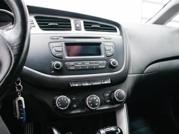 Kia Ceed II с пробегом 2015 года, цена 1 050 000 рублей, 250144 км, хэтчбек, Автокод Объявления