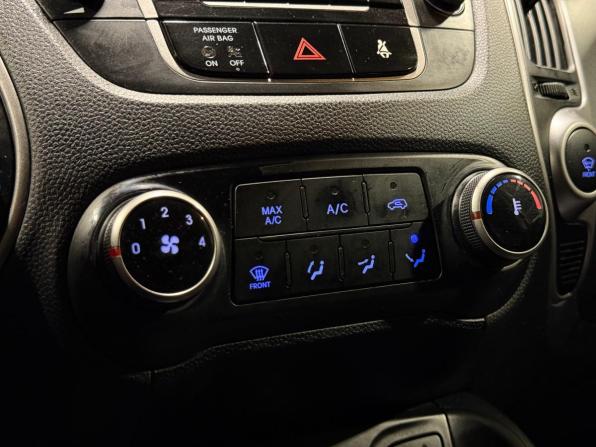 Hyundai ix35 I с пробегом 2011 года, цена 950 000 рублей, 259507 км, внедорожник, Автокод Объявления