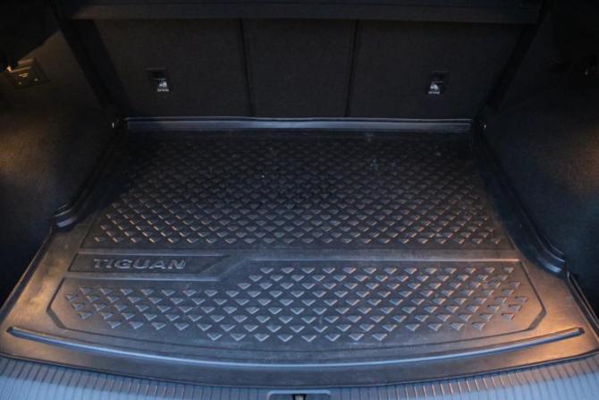 Volkswagen Tiguan II Рестайлинг с пробегом 2021 года, цена 2 299 000 рублей, 83252 км, внедорожник, Автокод Объявления