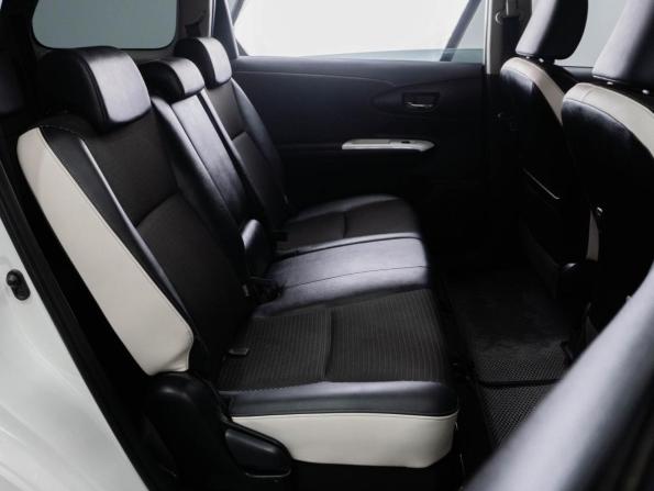 Toyota Wish II с пробегом 2012 года, цена 1 320 000 рублей, 184647 км, минивэн, Автокод Объявления