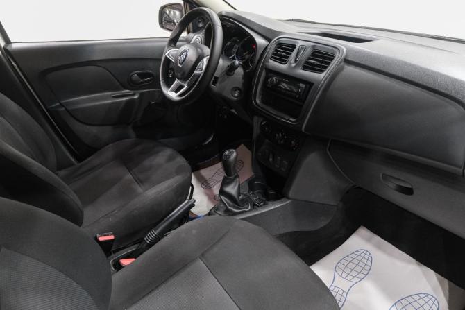 Renault Logan II Рестайлинг с пробегом 2019 года, цена 799 000 рублей, 53000 км, седан, Автокод Объявления