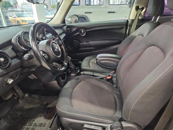 Mini Hatch III (F55/F56) с пробегом 2017 года, цена 1 580 000 рублей, 148677 км, хэтчбек, Автокод Объявления