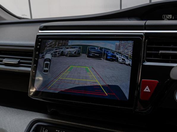 Honda Stepwgn V с пробегом 2017 года, цена 2 040 000 рублей, 96102 км, минивэн, Автокод Объявления