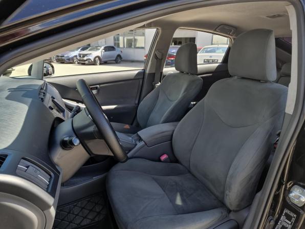 Toyota Prius III (XW30) с пробегом 2010 года, цена 896 000 рублей, 310459 км, лифтбек, Автокод Объявления