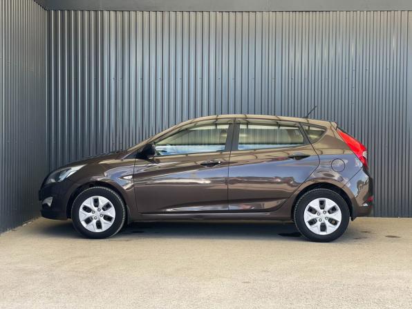 Hyundai Solaris I Рестайлинг с пробегом 2016 года, цена 937 000 рублей, 140687 км, хэтчбек, Автокод Объявления