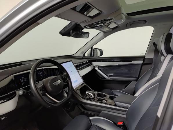 Geely Atlas II с пробегом 2023 года, цена 2 550 000 рублей, 38285 км, внедорожник, Автокод Объявления