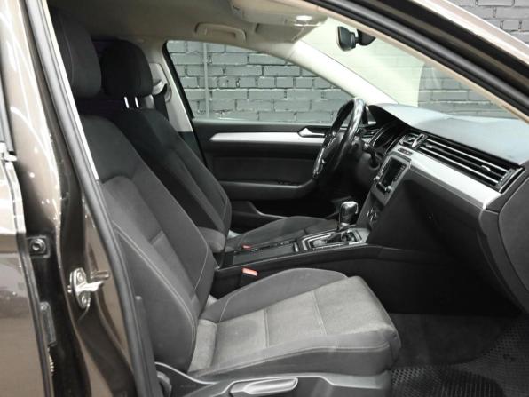 Volkswagen Passat B8 с пробегом 2015 года, цена 1 360 000 рублей, 240397 км, седан, Автокод Объявления