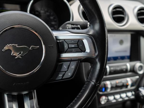 Ford Mustang VI Рестайлинг с пробегом 2020 года, цена 3 599 000 рублей, 59718 км, кабриолет, Автокод Объявления