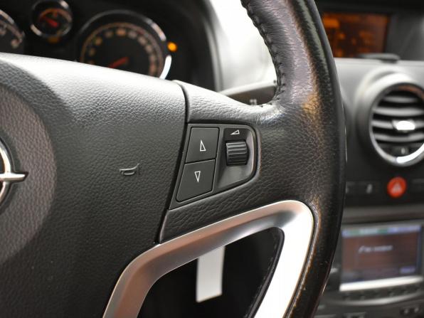 Opel Antara I Рестайлинг с пробегом 2012 года, цена 1 237 000 рублей, 100732 км, внедорожник, Автокод Объявления