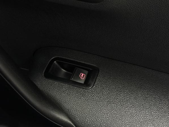 Volkswagen Polo V Рестайлинг с пробегом 2019 года, цена 1 500 000 рублей, 44596 км, седан, Автокод Объявления