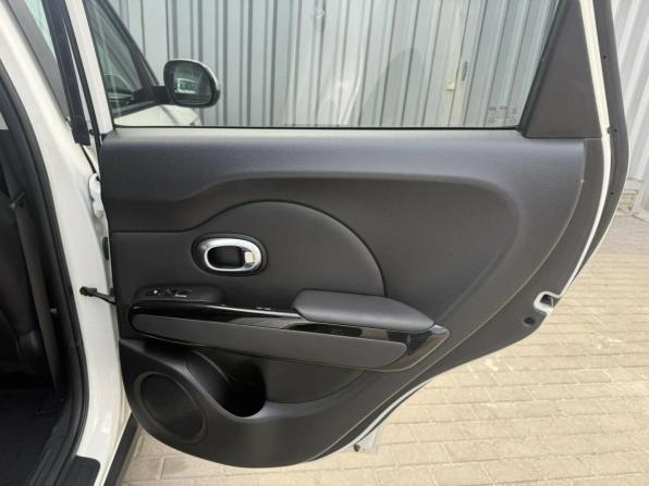 Kia Soul II Рестайлинг с пробегом 2017 года, цена 1 575 000 рублей, 85248 км, хэтчбек, Автокод Объявления
