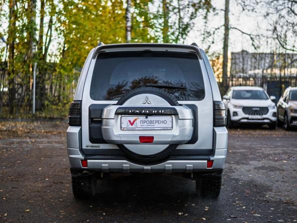 Mitsubishi Pajero IV Рестайлинг 1 с пробегом 2013 года, цена 1 750 000 рублей, 257790 км, внедорожник, Автокод Объявления