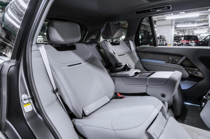 Новый Land Rover Range Rover V 2025 года, цена 35 500 000 рублей, внедорожник, Автокод Объявления
