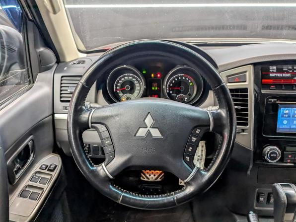 Mitsubishi Pajero IV Рестайлинг 2 с пробегом 2015 года, цена 2 440 000 рублей, 120717 км, внедорожник, Автокод Объявления