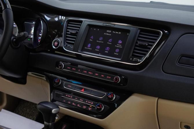 Kia Carnival III с пробегом 2018 года, цена 1 589 000 рублей, 89368 км, минивэн, Автокод Объявления