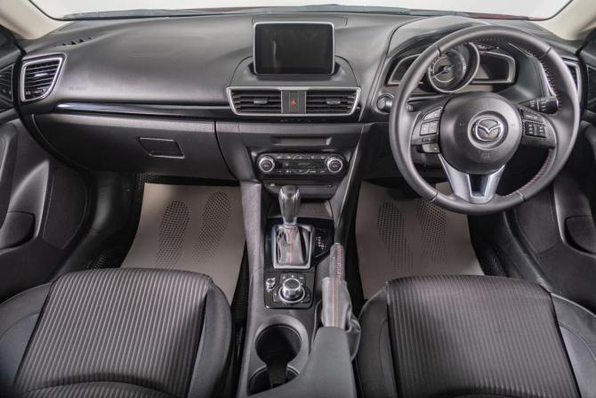 Mazda Axela III с пробегом 2015 года, цена 1 329 000 рублей, 105418 км, хэтчбек, Автокод Объявления