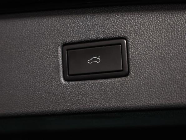 Volkswagen Tiguan II с пробегом 2019 года, цена 2 499 000 рублей, 95672 км, внедорожник, Автокод Объявления