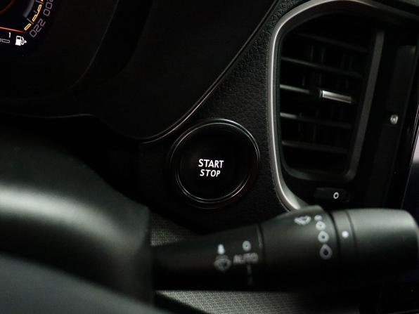 Lada (ВАЗ) Vesta I Рестайлинг (NG) с пробегом 2024 года, цена 1 729 000 рублей, 27000 км, седан, Автокод Объявления