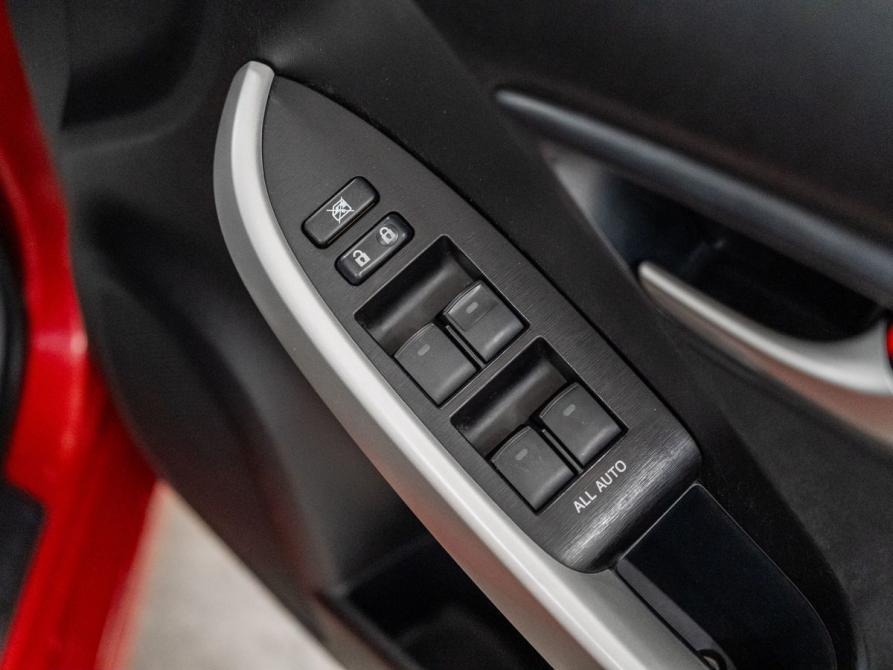 Toyota Prius III Рестайлинг (XW30) Красноярск  - изображение 18