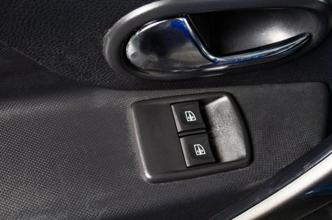 Renault Logan II с пробегом 2019 года, цена 969 000 рублей, 114000 км, седан, Автокод Объявления
