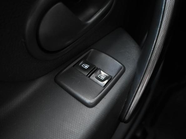 Renault Sandero II Рестайлинг с пробегом 2019 года, цена 750 000 рублей, 89178 км, хэтчбек, Автокод Объявления