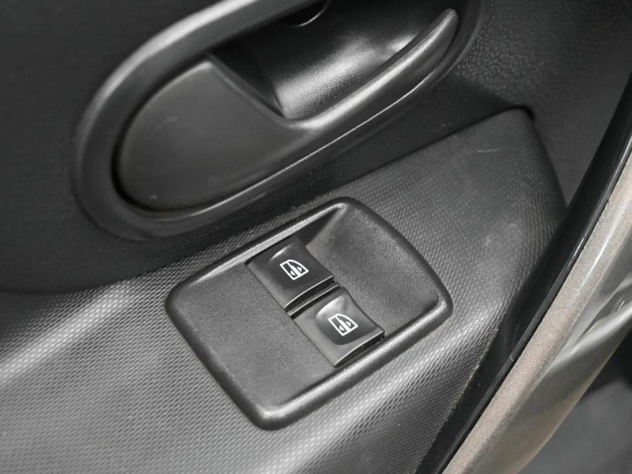 Renault Sandero II Рестайлинг Екатеринбург  - изображение 12