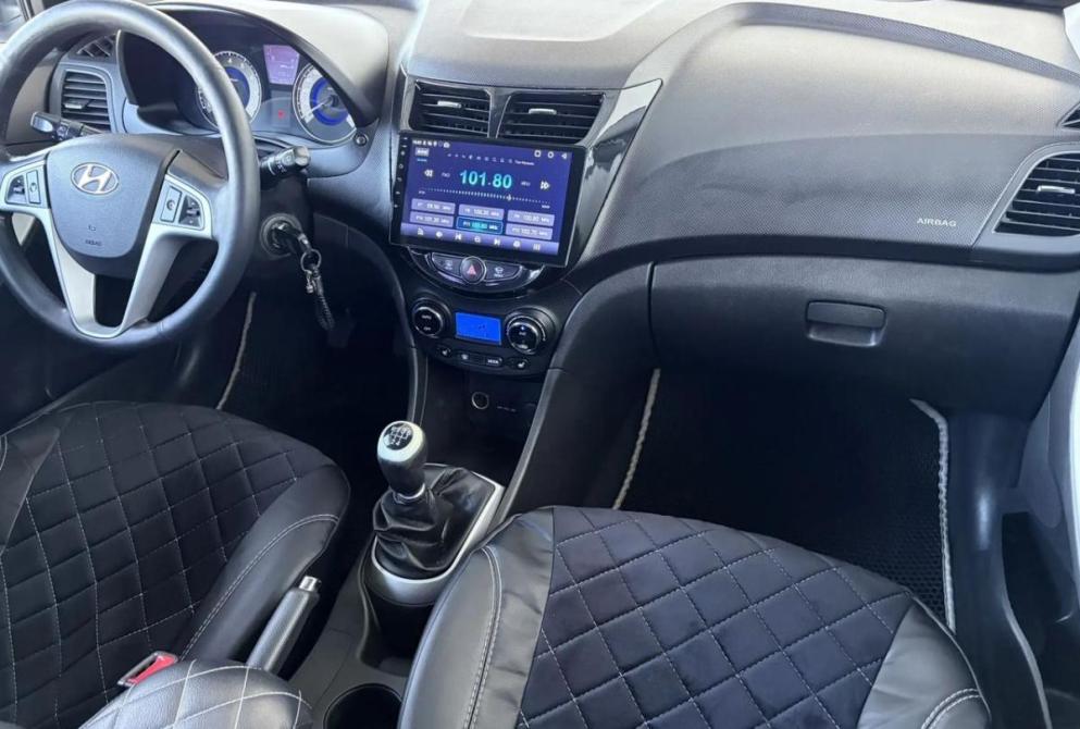 Hyundai Solaris I Киров  - изображение 10