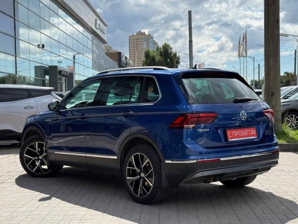 Volkswagen Tiguan II с пробегом 2018 года, цена 1 899 000 рублей, 242000 км, внедорожник, Автокод Объявления