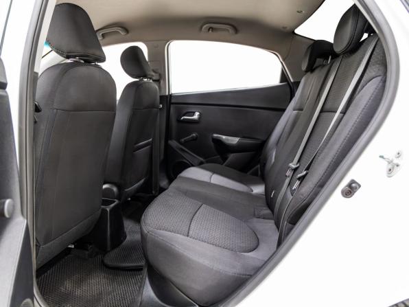 Kia Rio III Рестайлинг с пробегом 2016 года, цена 1 098 000 рублей, 80323 км, седан, Автокод Объявления