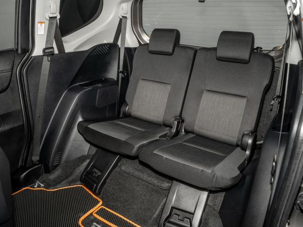 Toyota Sienta II Рестайлинг с пробегом 2021 года, цена 1 600 500 рублей, 36859 км, компактвэн, Автокод Объявления