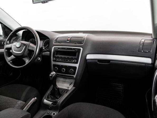 Skoda Octavia II (A5) Рестайлинг с пробегом 2012 года, цена 519 000 рублей, 316251 км, лифтбек, Автокод Объявления