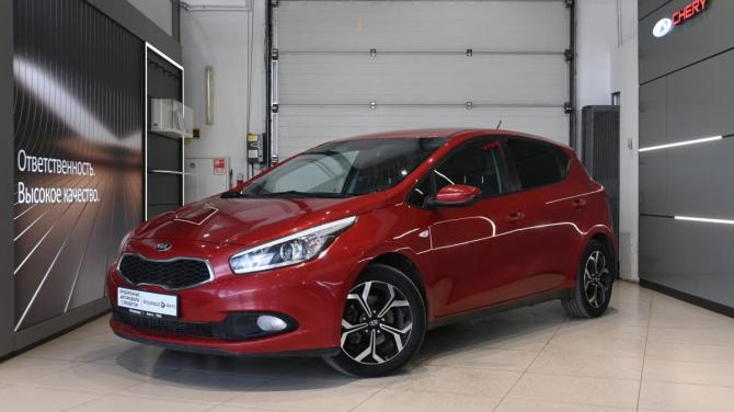 Kia Ceed II с пробегом 2015 года, цена 895 000 рублей, 157973 км, хэтчбек, Автокод Объявления