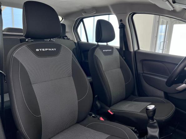 Renault Logan II Рестайлинг с пробегом 2021 года, цена 1 280 000 рублей, 47851 км, седан, Автокод Объявления