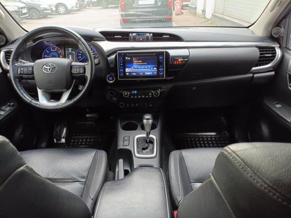 Toyota Hilux VIII с пробегом 2018 года, цена 2 999 000 рублей, 243816 км, пикап, Автокод Объявления