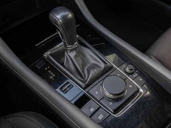 Mazda 3 IV (BP) с пробегом 2019 года, цена 2 150 000 рублей, 114935 км, хэтчбек, Автокод Объявления