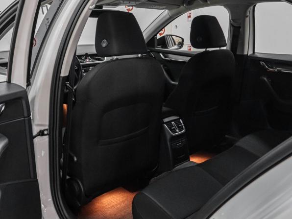 Skoda Octavia III (A7) Рестайлинг с пробегом 2018 года, цена 2 389 000 рублей, 73947 км, лифтбек, Автокод Объявления