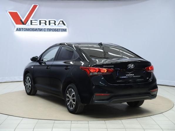 Hyundai Solaris II с пробегом 2018 года, цена 930 000 рублей, 251957 км, седан, Автокод Объявления