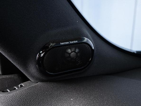 Mini Hatch III (F55/F56) Рестайлинг с пробегом 2019 года, цена 2 760 000 рублей, 62745 км, хэтчбек, Автокод Объявления