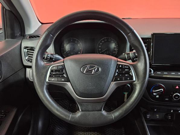 Hyundai Solaris II Рестайлинг с пробегом 2021 года, цена 1 495 000 рублей, 88600 км, седан, Автокод Объявления