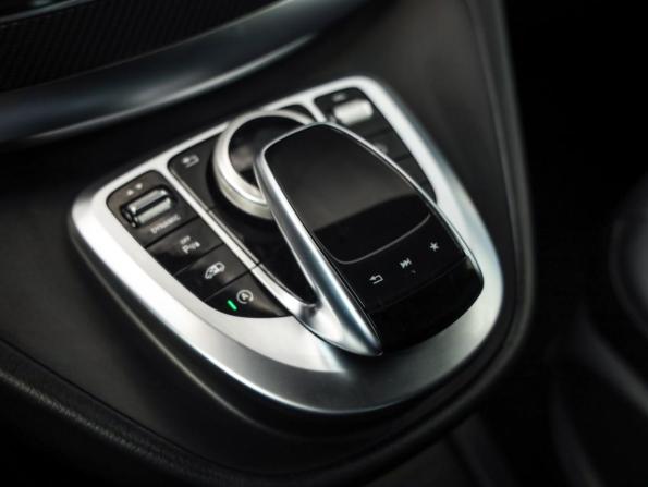 Mercedes-Benz V-Класс III (W447) Рестайлинг с пробегом 2020 года, цена 4 699 000 рублей, 120151 км, минивэн, Автокод Объявления